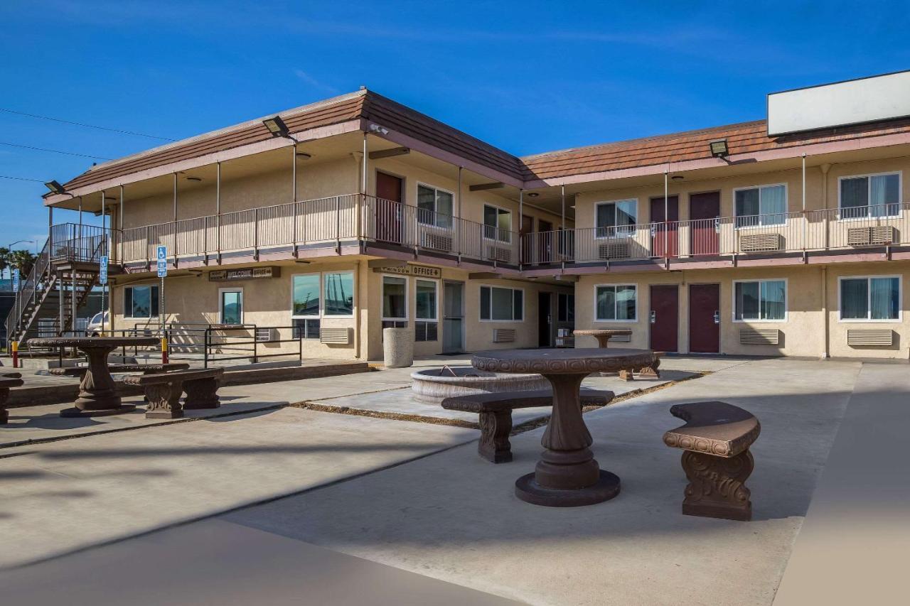Rodeway Inn San Bernardino & Redlands Exterior photo